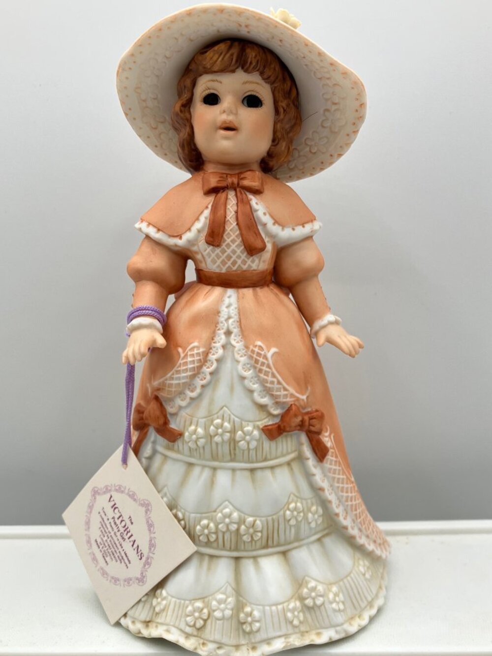 Enesco Musical Victorian Girl 7.5"H Vintage 1982 Porcelain Taiwan